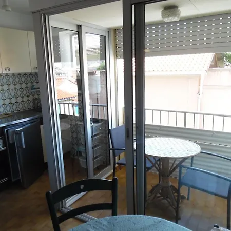 Apartment Deux-pieces Front De Pour 4 Pers A Canet-plage - Fr-1-750-107